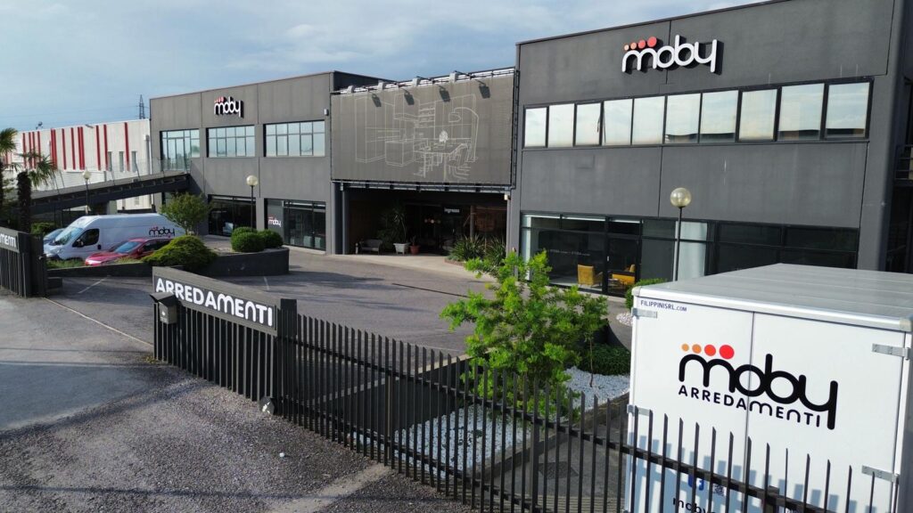 Esterno Moby Arredamenti