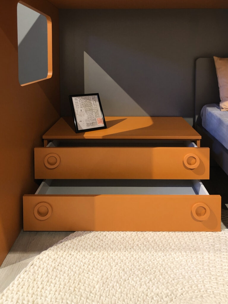 Cameretta Arancione 02